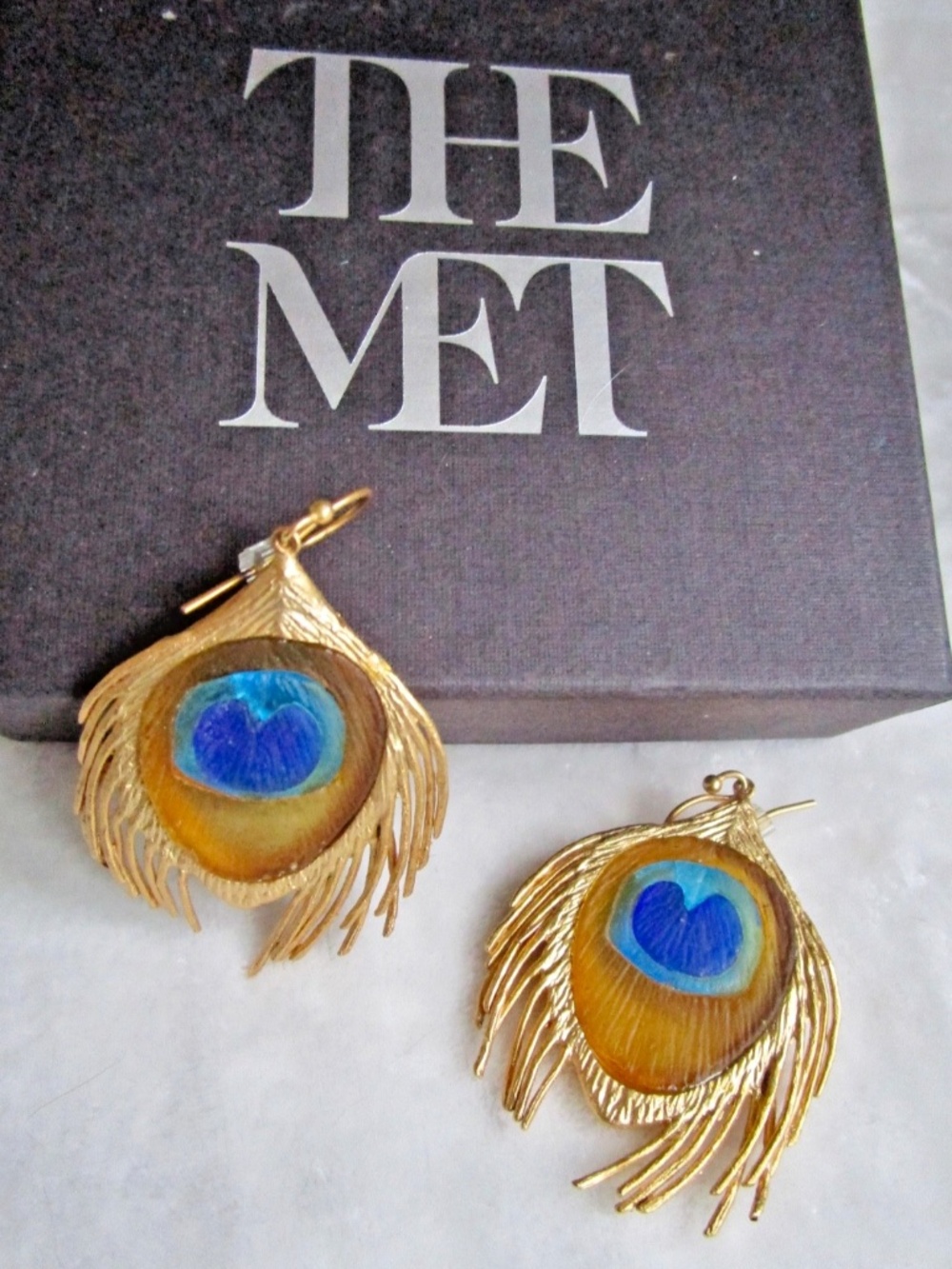 vintage Metropolitan Museum GP Gilded Age peacock feather earrings $120 IOB